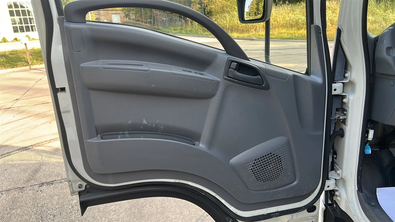 2019 Isuzu NQR photo 27