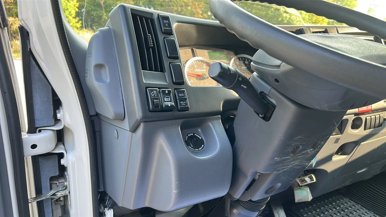 2019 Isuzu NQR photo 31