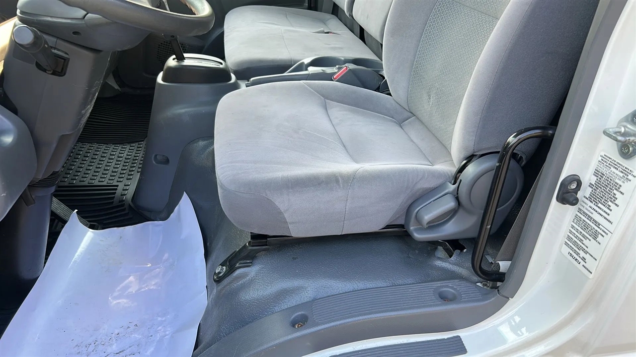 2019 Isuzu NQR photo 34