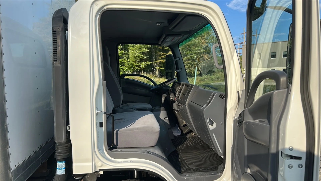 2019 Isuzu NQR photo 35
