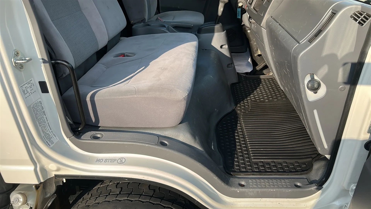 2019 Isuzu NQR photo 38