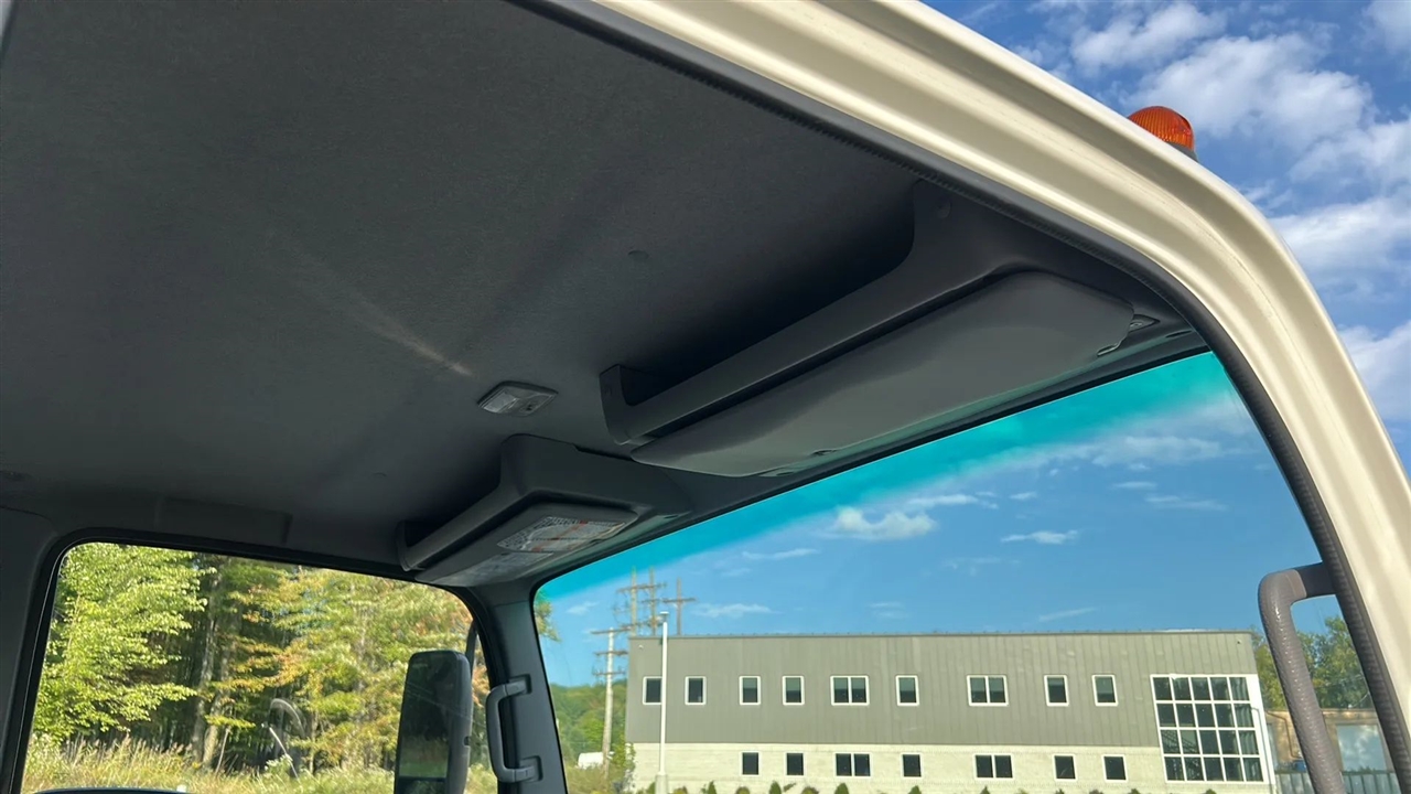 2019 Isuzu NQR photo 41