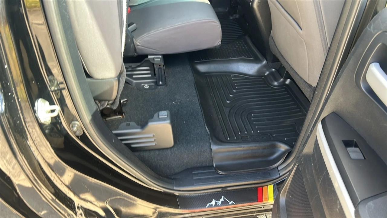 Toyota Tundra SR5 5.7L V8 Double Cab 4WD 2014