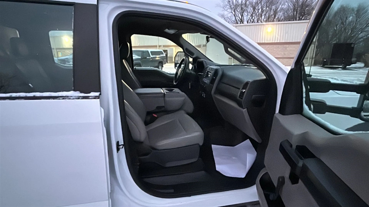 Ford F-450 SD Crew Cab DRW 2WD 2021