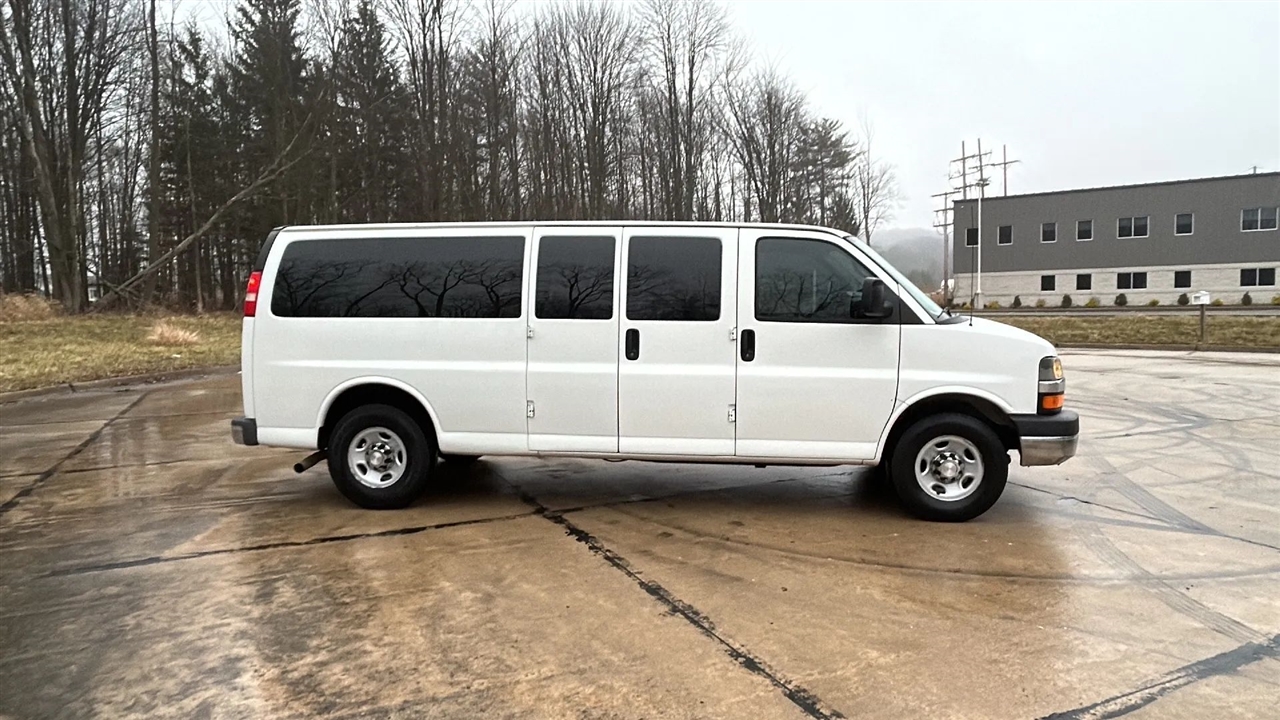 Chevrolet Express LT 3500 Extended 2012