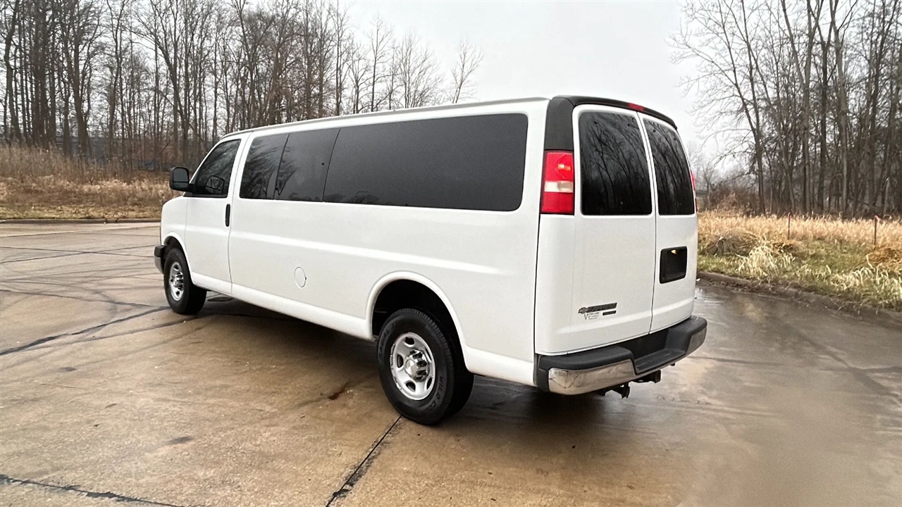 Chevrolet Express LT 3500 Extended 2012