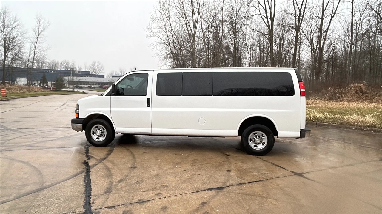 Chevrolet Express LT 3500 Extended 2012