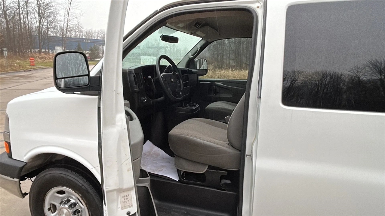 Chevrolet Express LT 3500 Extended 2012