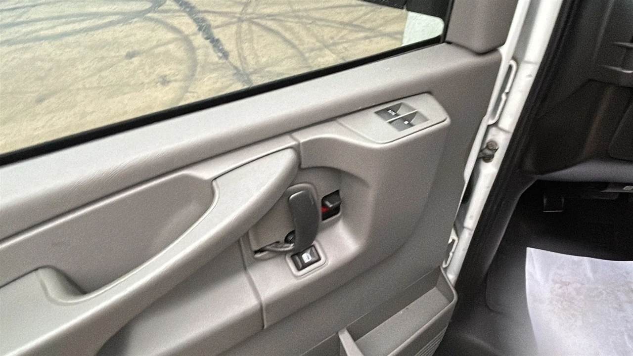 Chevrolet Express LT 3500 Extended 2012