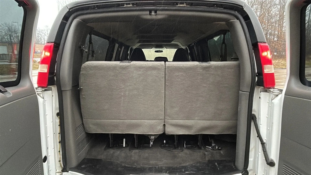 Chevrolet Express LT 3500 Extended 2012