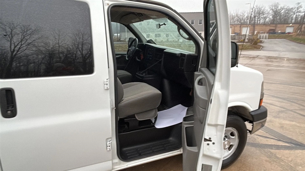 Chevrolet Express LT 3500 Extended 2012