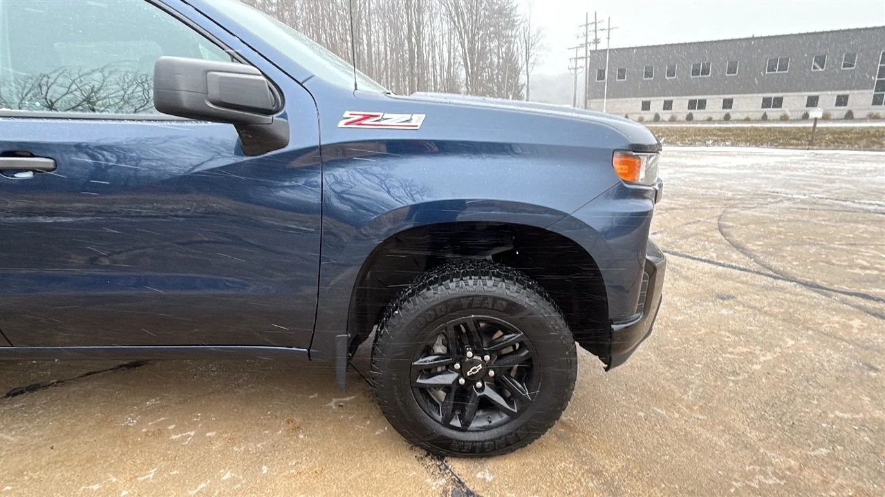 Chevrolet Silverado 1500 Custom Trail Boss Crew Cab Long Box 4WD 2020