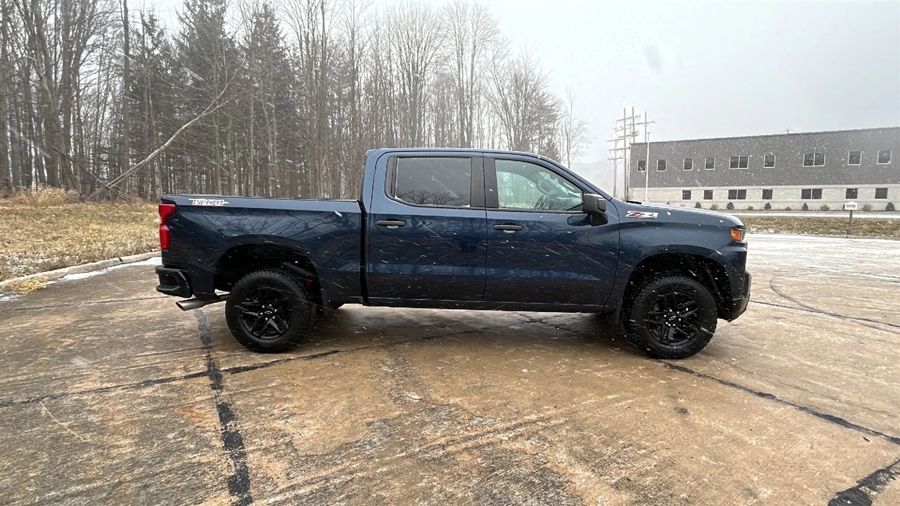 Chevrolet Silverado 1500 Custom Trail Boss Crew Cab Long Box 4WD 2020