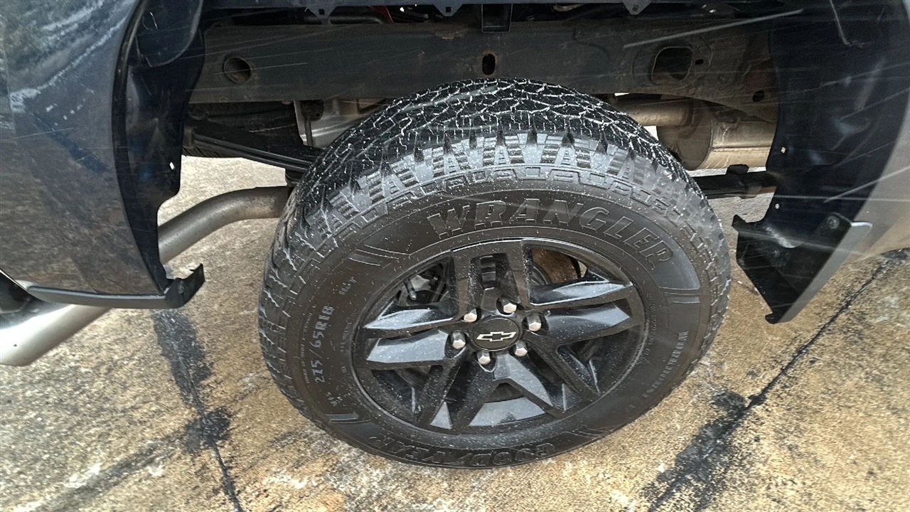 Chevrolet Silverado 1500 Custom Trail Boss Crew Cab Long Box 4WD 2020