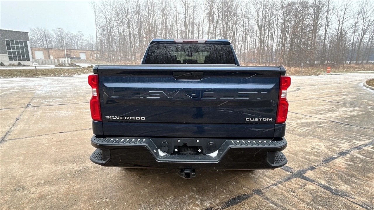 Chevrolet Silverado 1500 Custom Trail Boss Crew Cab Long Box 4WD 2020