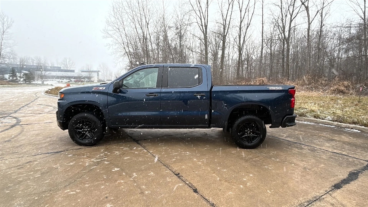 Chevrolet Silverado 1500 Custom Trail Boss Crew Cab Long Box 4WD 2020