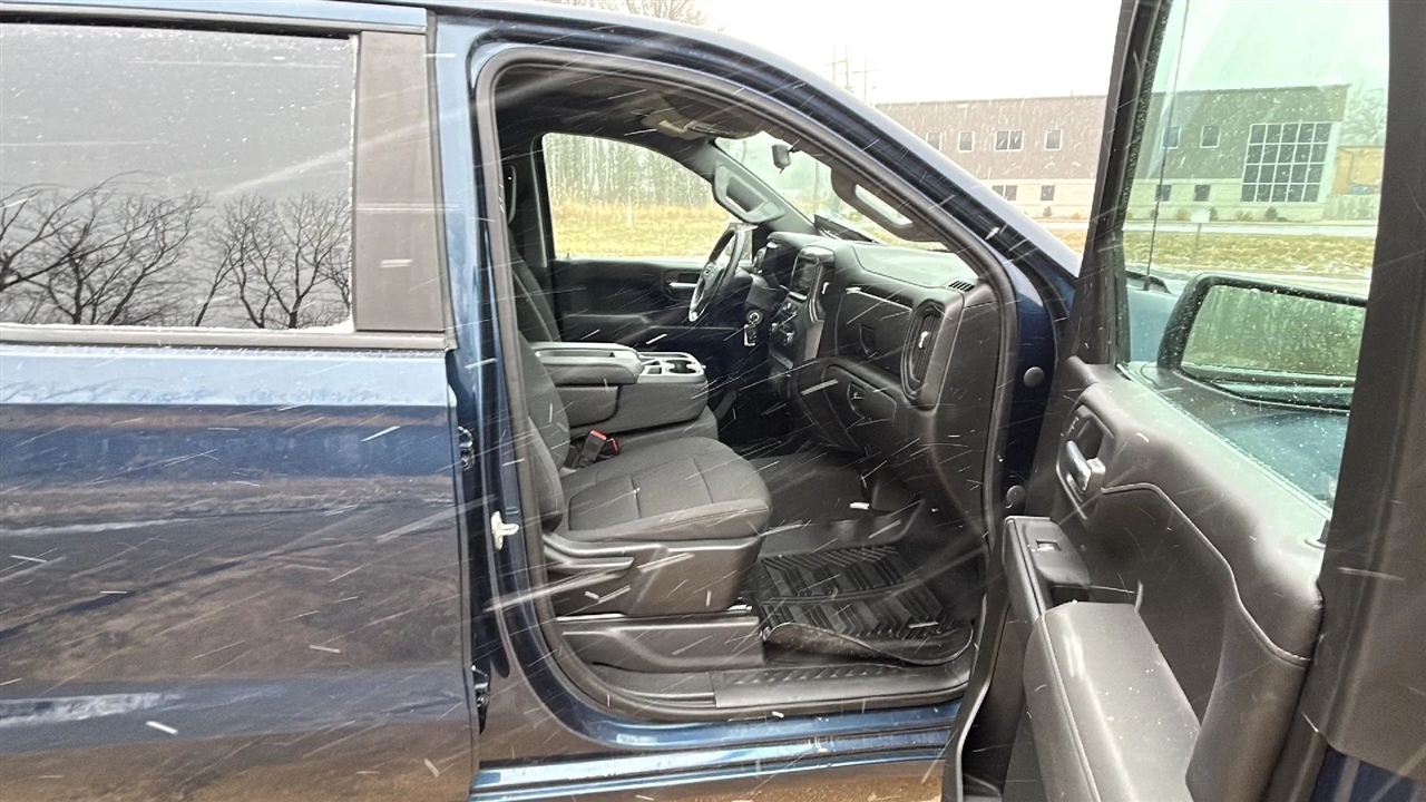 Chevrolet Silverado 1500 Custom Trail Boss Crew Cab Long Box 4WD 2020