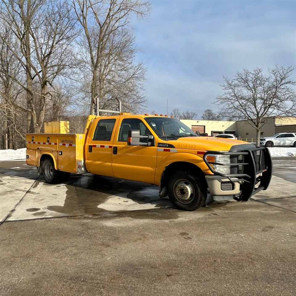 Ford F-350 SD XL Crew Cab Long Bed DRW 2WD 2015