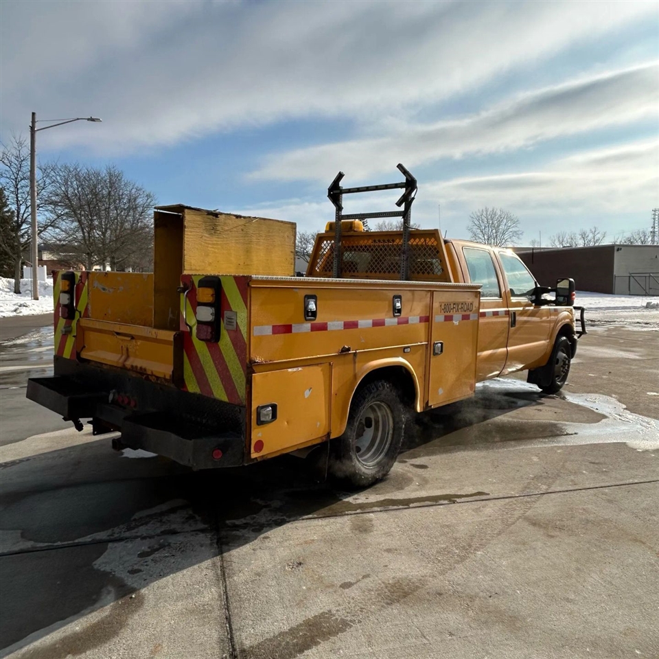 Ford F-350 SD XL Crew Cab Long Bed DRW 2WD 2015