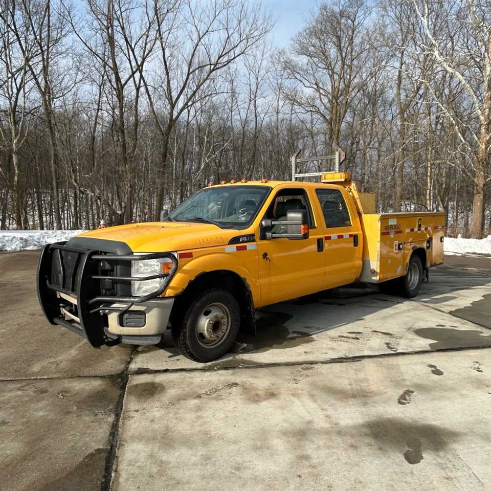 Ford F-350 SD XL Crew Cab Long Bed DRW 2WD 2015