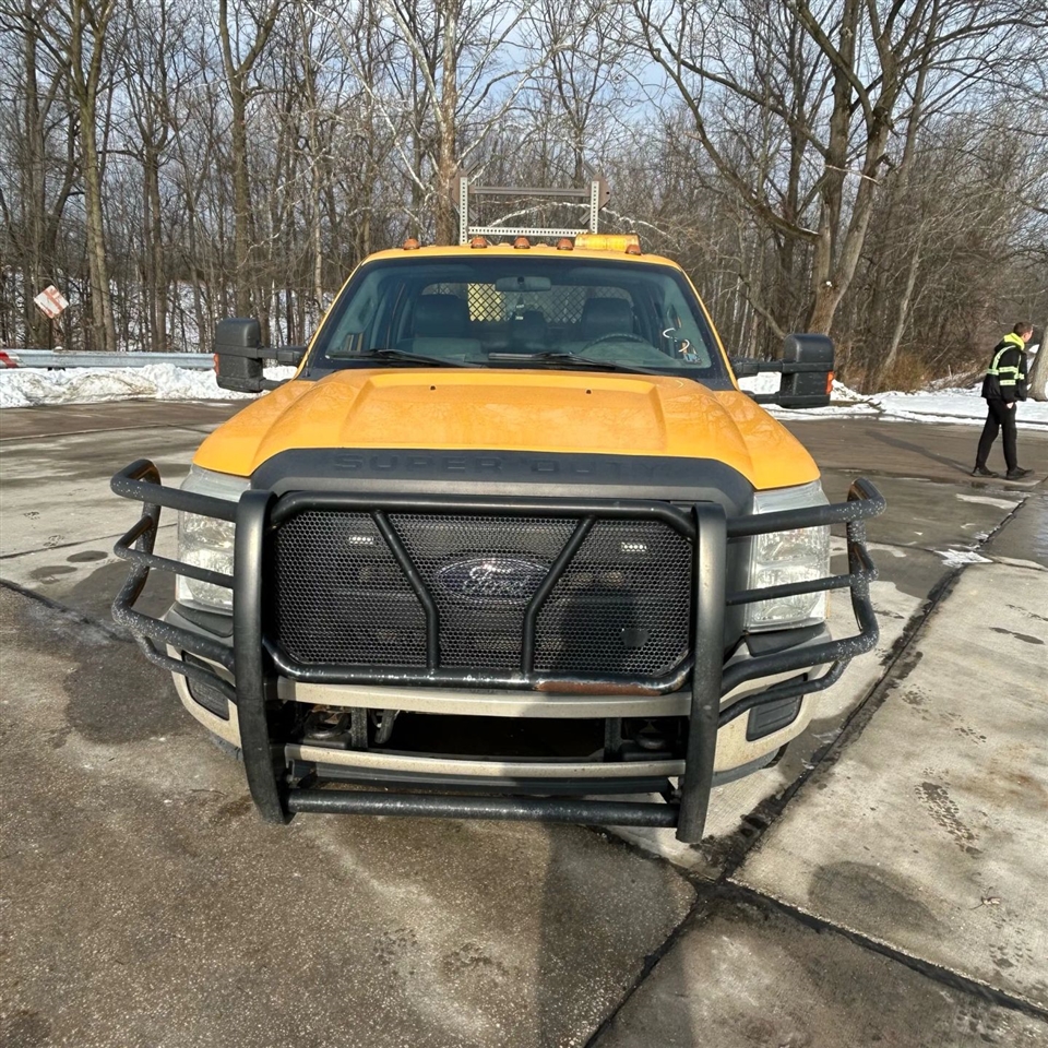 Ford F-350 SD XL Crew Cab Long Bed DRW 2WD 2015