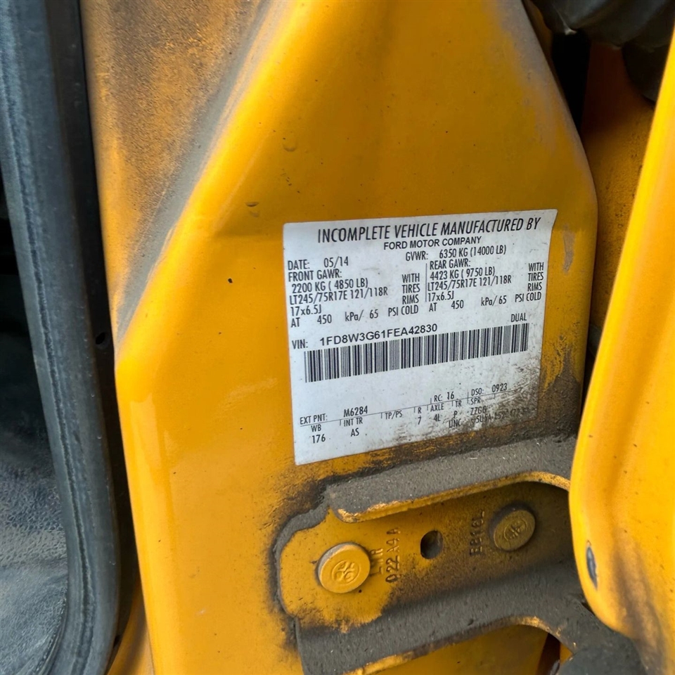 Ford F-350 SD XL Crew Cab Long Bed DRW 2WD 2015