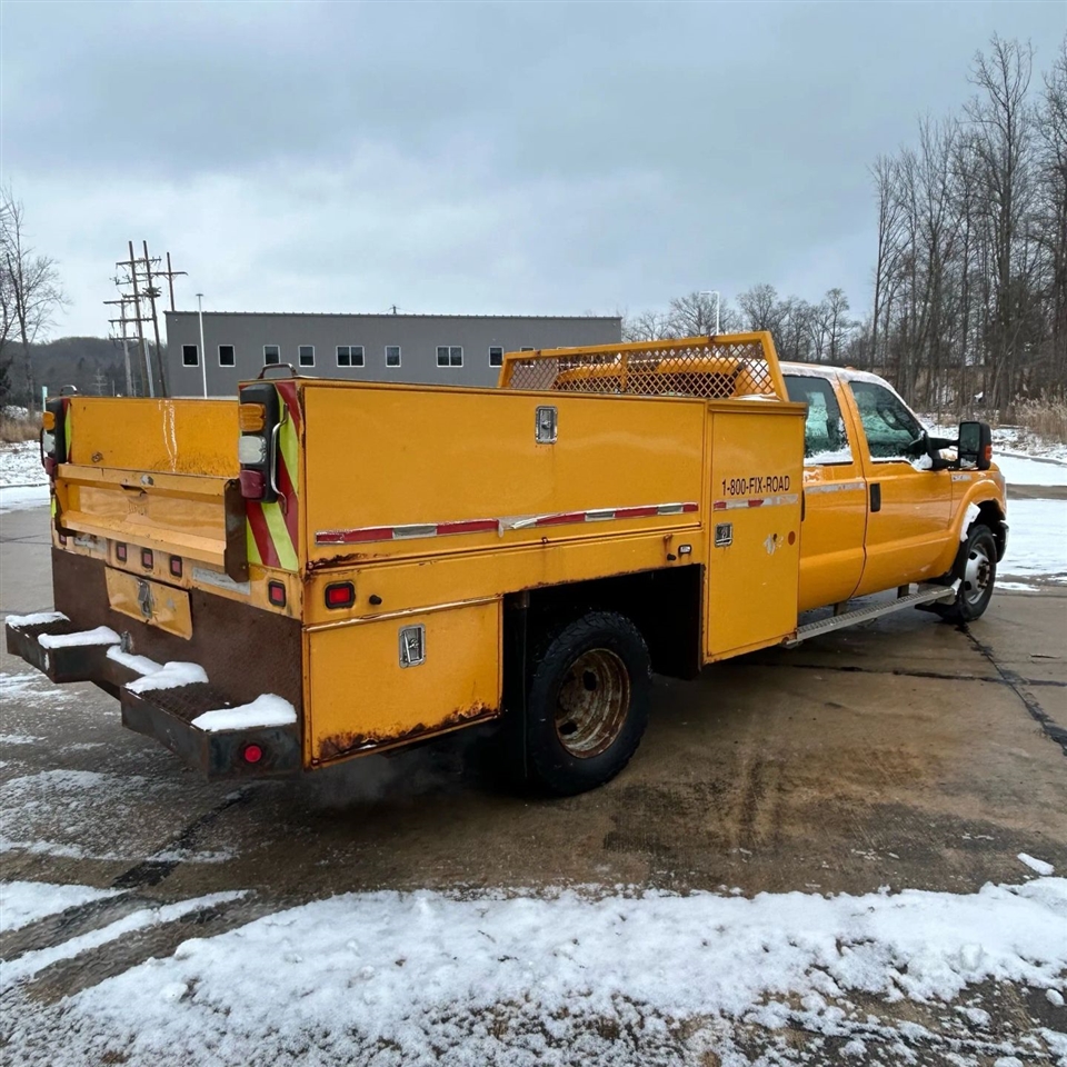 Ford F-350 SD XL Crew Cab Long Bed DRW 2WD 2016