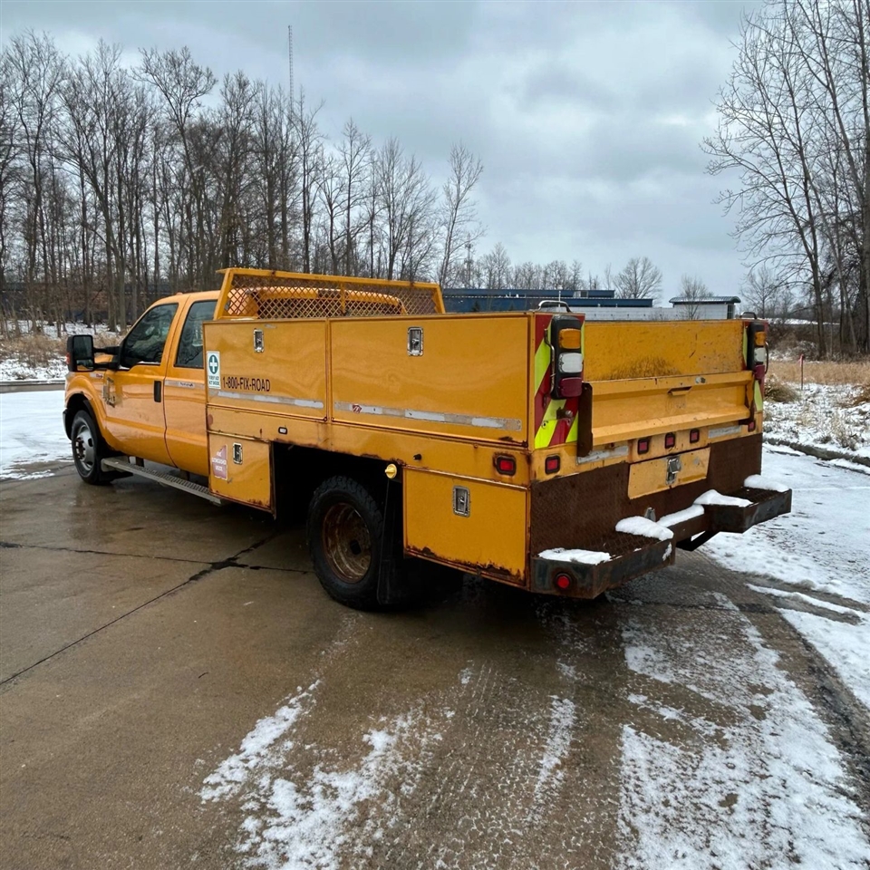 Ford F-350 SD XL Crew Cab Long Bed DRW 2WD 2016