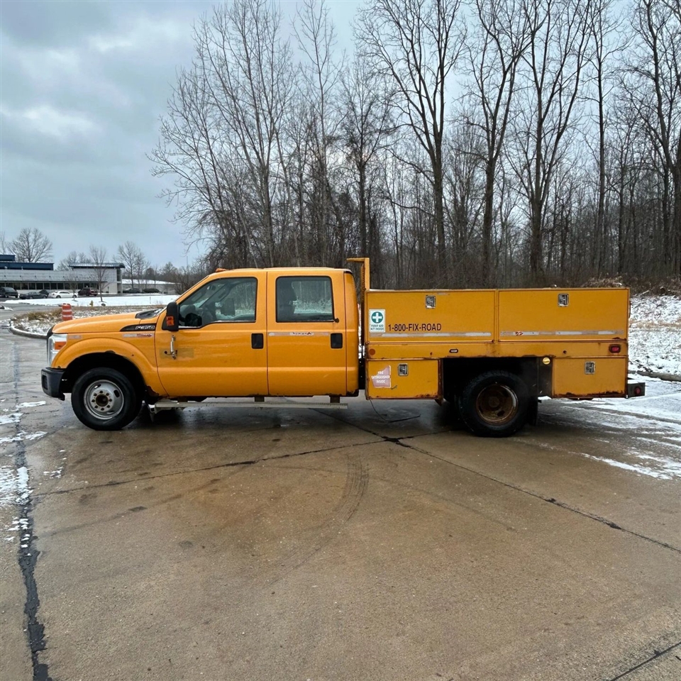 Ford F-350 SD XL Crew Cab Long Bed DRW 2WD 2016