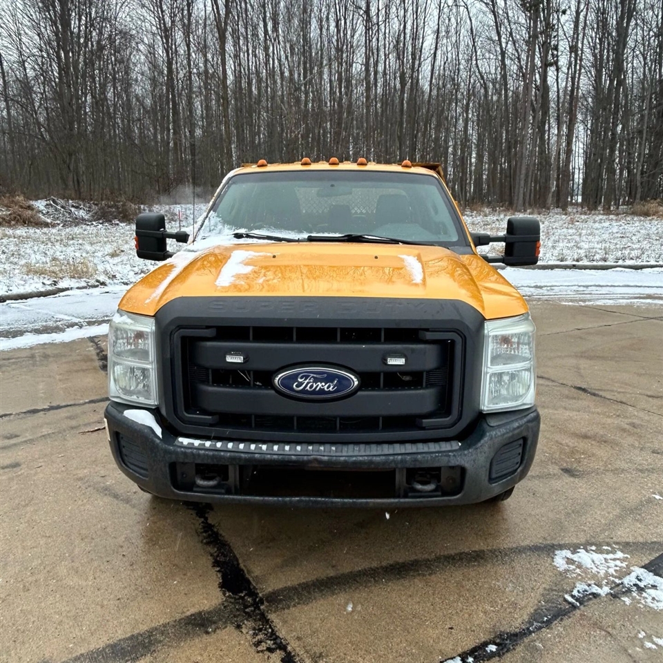 Ford F-350 SD XL Crew Cab Long Bed DRW 2WD 2016