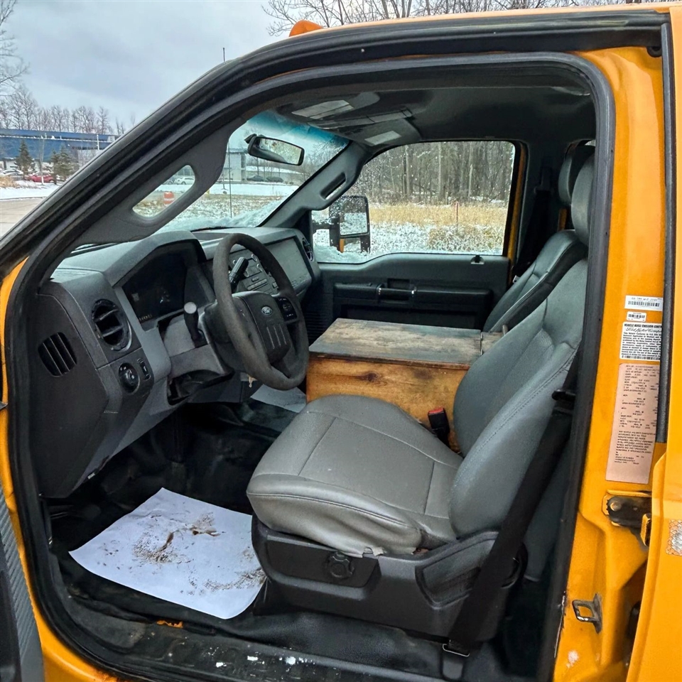 Ford F-350 SD XL Crew Cab Long Bed DRW 2WD 2016