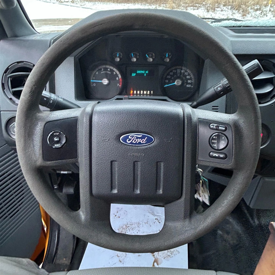 Ford F-350 SD XL Crew Cab Long Bed DRW 2WD 2016