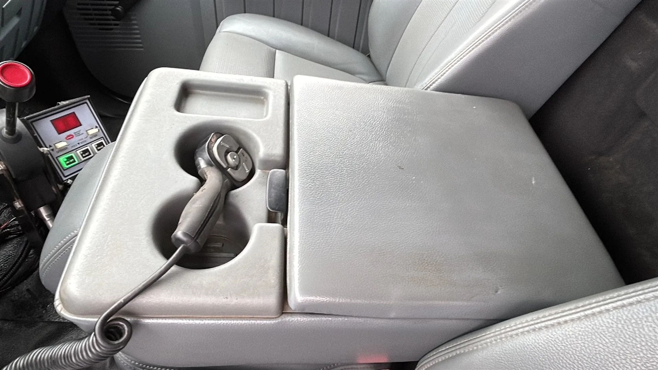 Ford F-450 SD Regular Cab DRW 4WD 2013