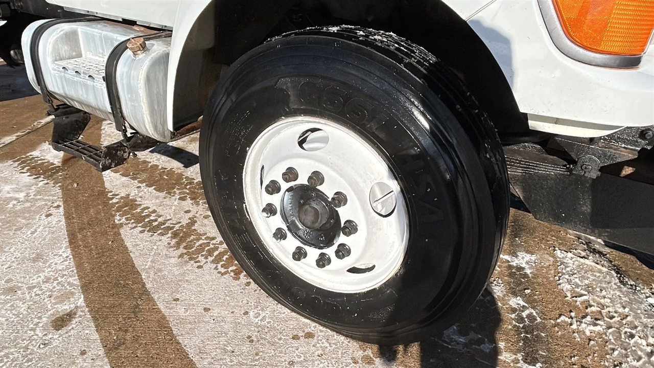 Ford F-750 Regular Cab 2WD DRW 2000