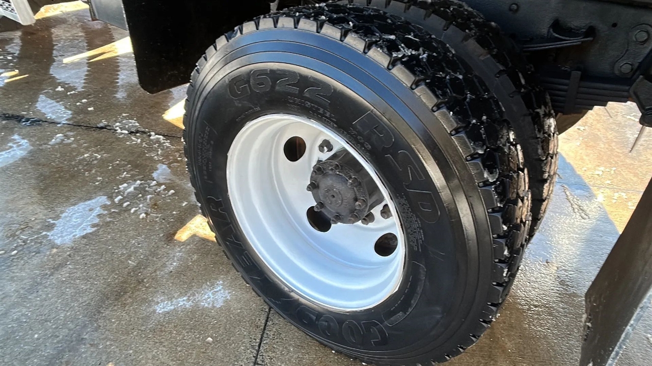 Ford F-750 Regular Cab 2WD DRW 2000