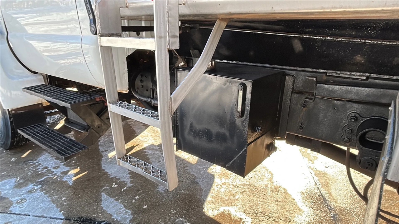 Ford F-750 Regular Cab 2WD DRW 2000