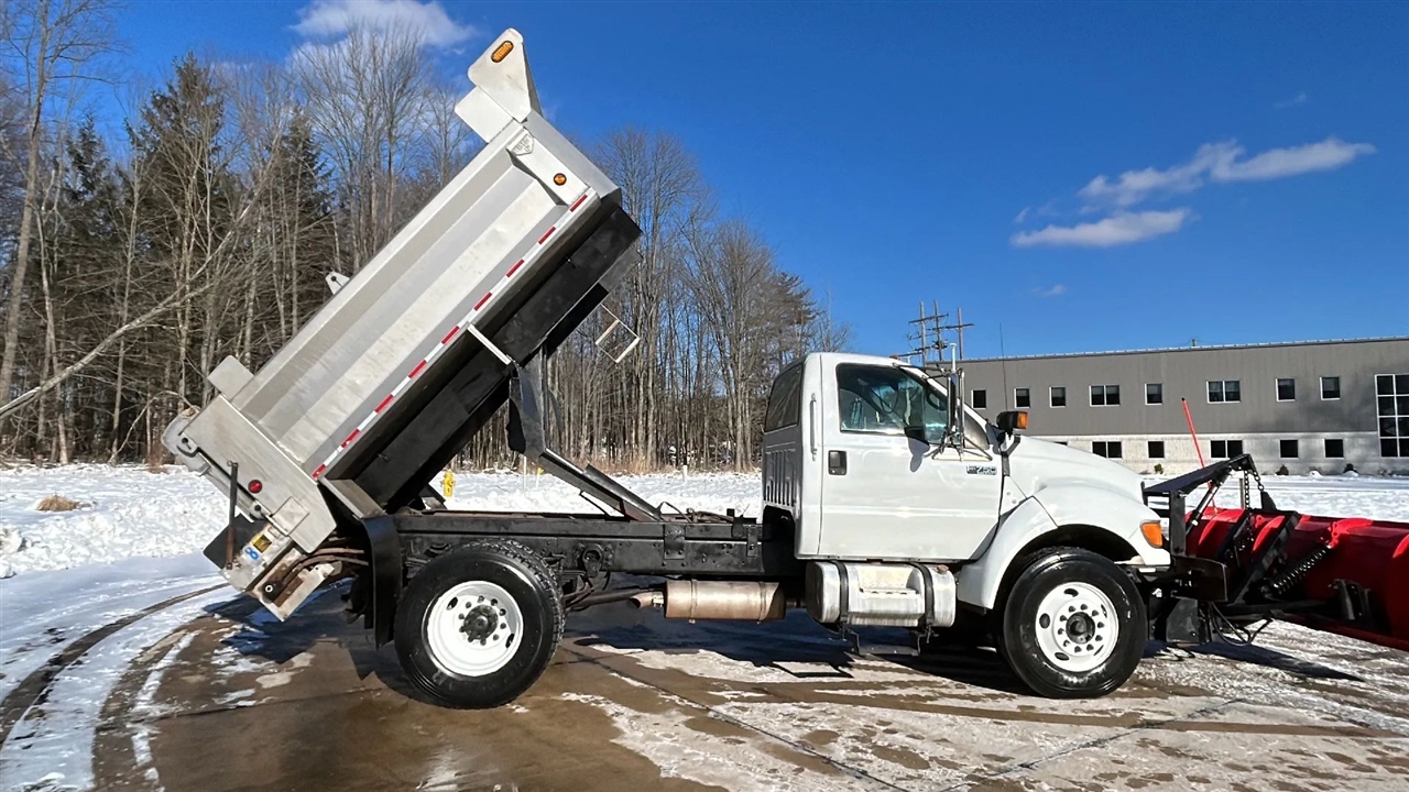 Ford F-750 Regular Cab 2WD DRW 2000