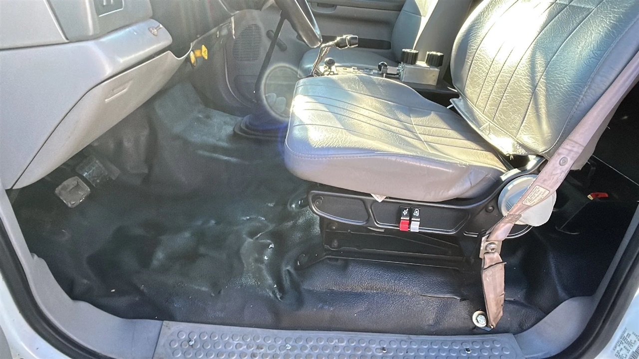 Ford F-750 Regular Cab 2WD DRW 2000