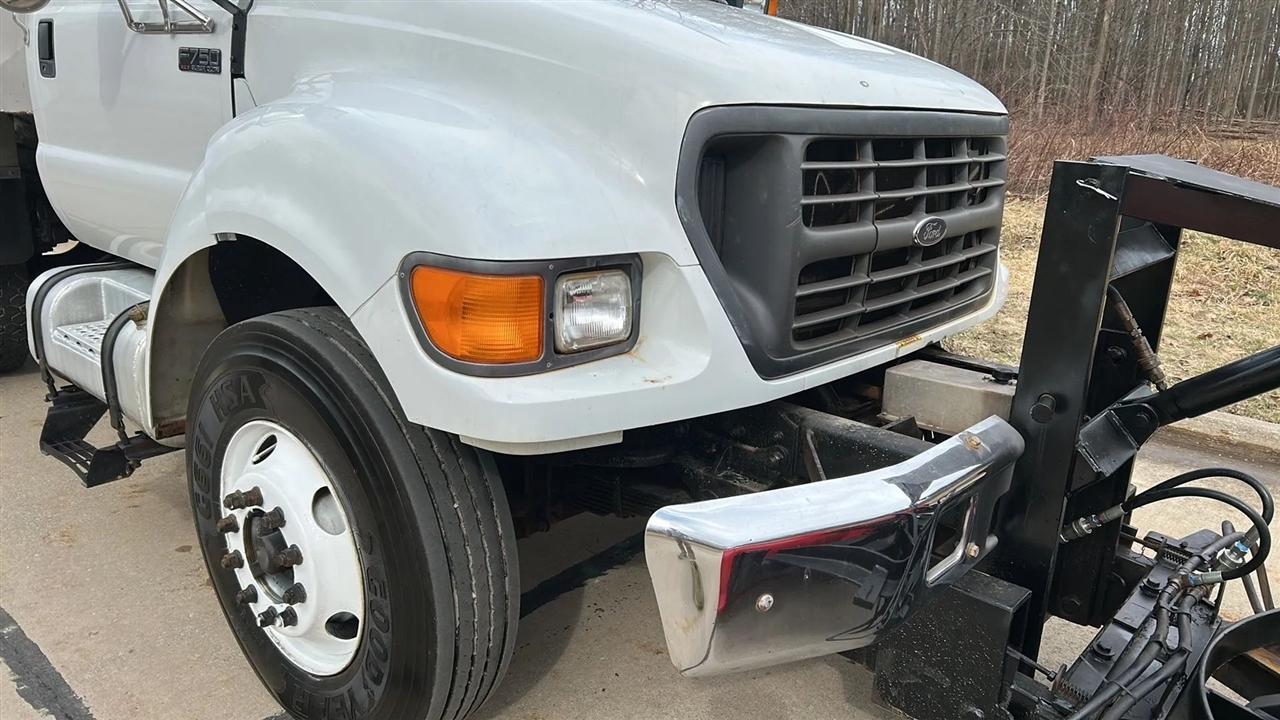 Ford F-750 Regular Cab 2WD DRW 2000