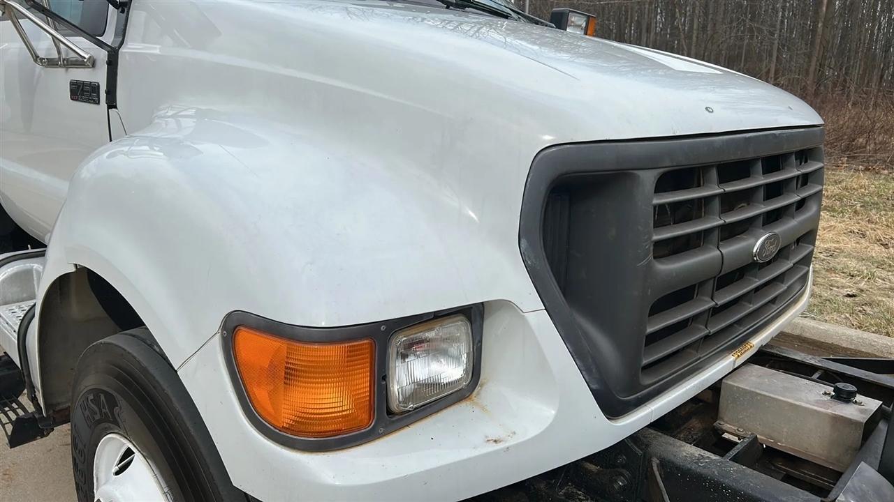 Ford F-750 Regular Cab 2WD DRW 2000