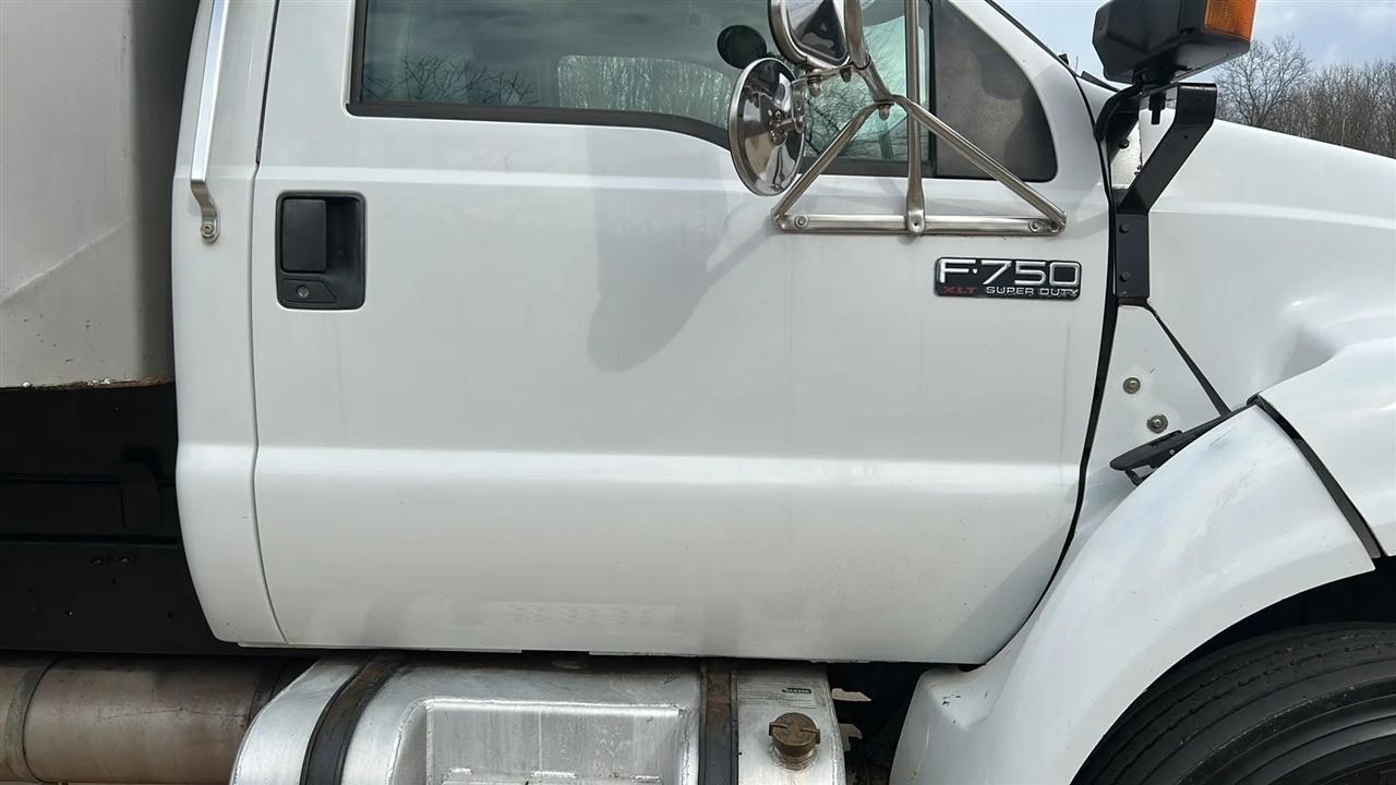 Ford F-750 Regular Cab 2WD DRW 2000