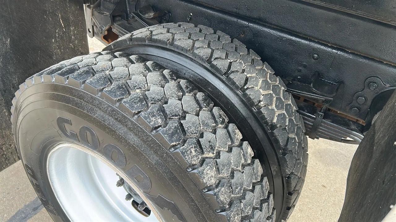 Ford F-750 Regular Cab 2WD DRW 2000