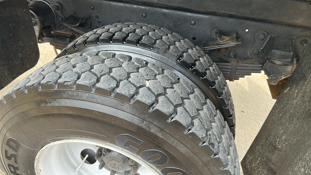 Ford F-750 Regular Cab 2WD DRW 2000