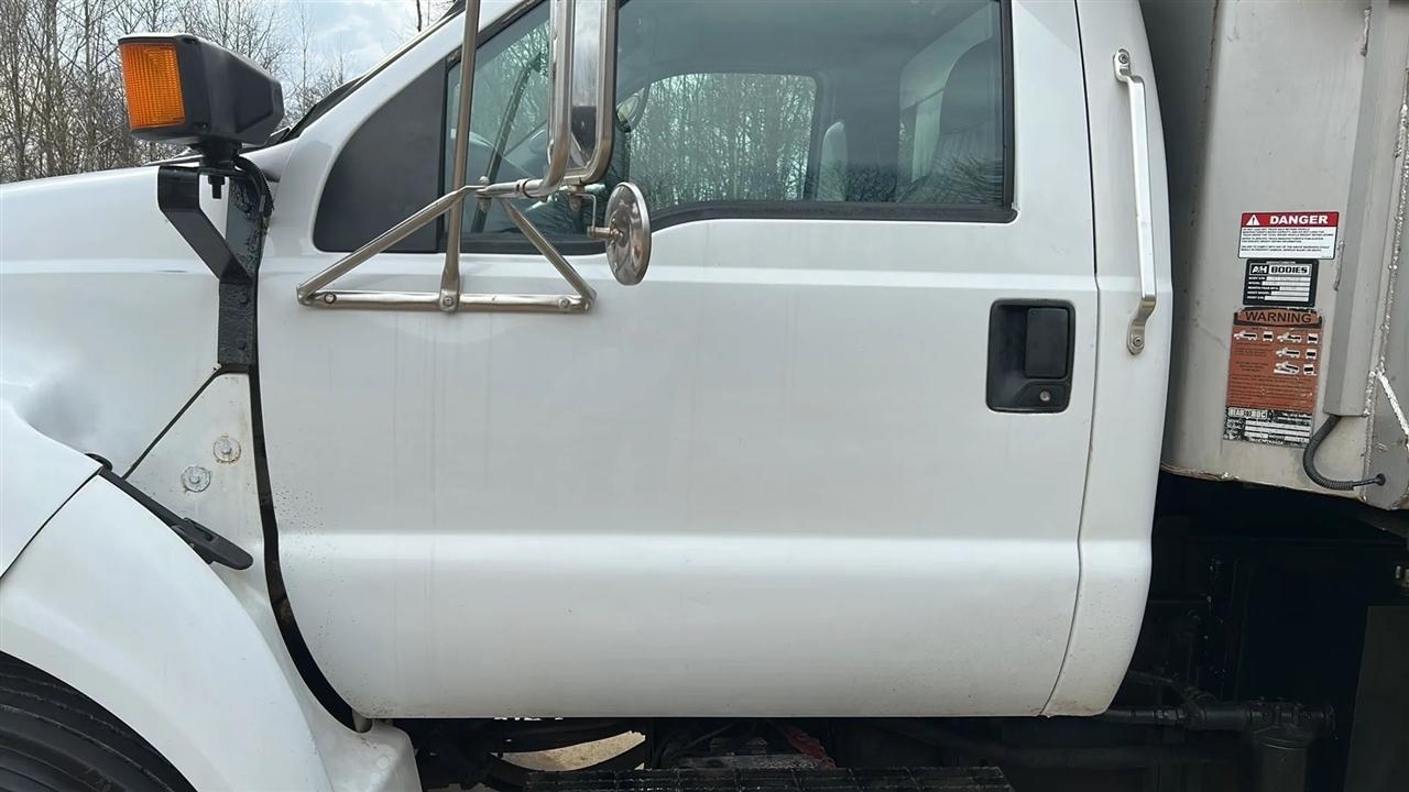 Ford F-750 Regular Cab 2WD DRW 2000