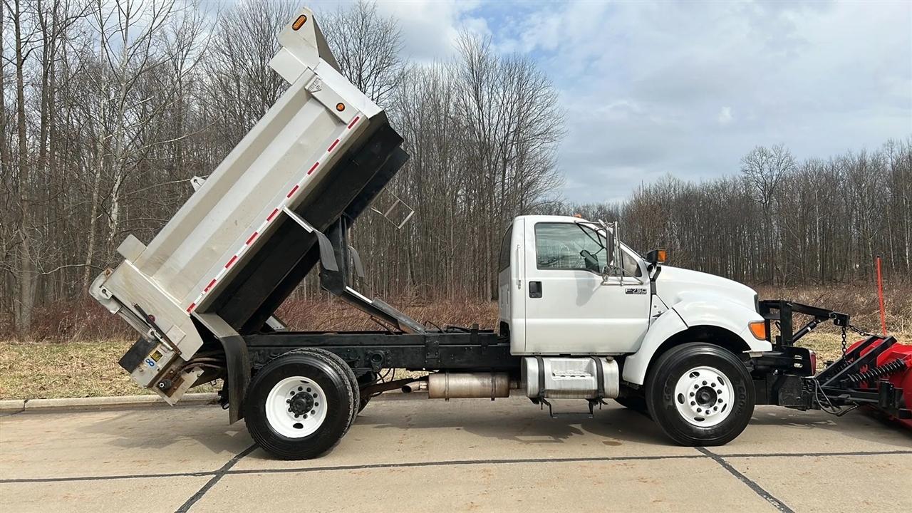 Ford F-750 Regular Cab 2WD DRW 2000