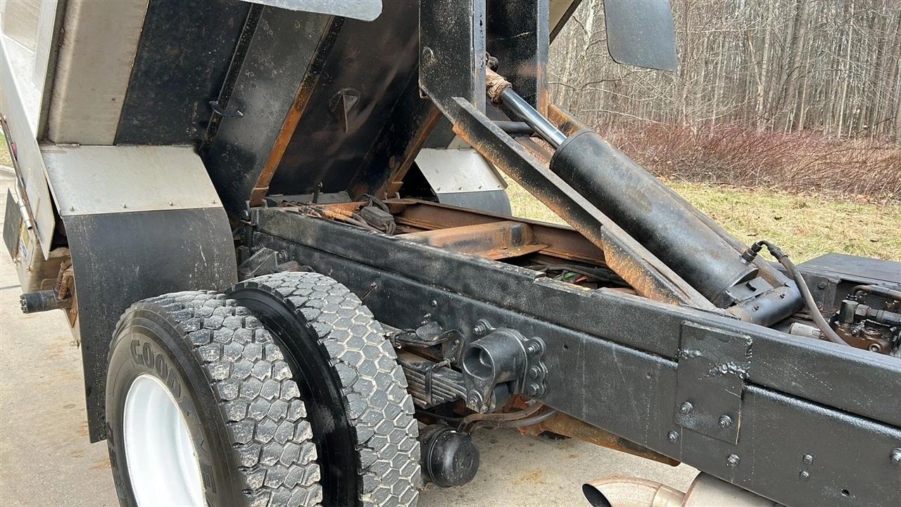 Ford F-750 Regular Cab 2WD DRW 2000