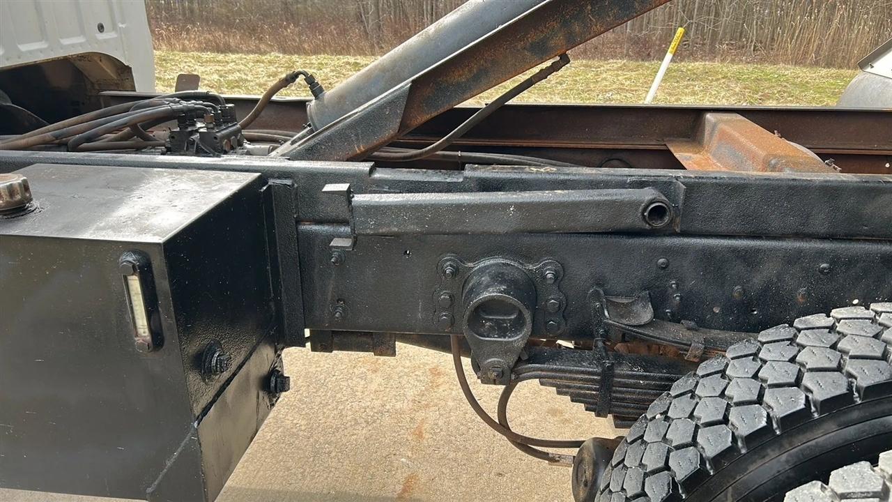 Ford F-750 Regular Cab 2WD DRW 2000