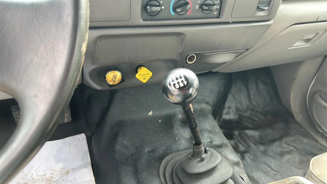 Ford F-750 Regular Cab 2WD DRW 2000