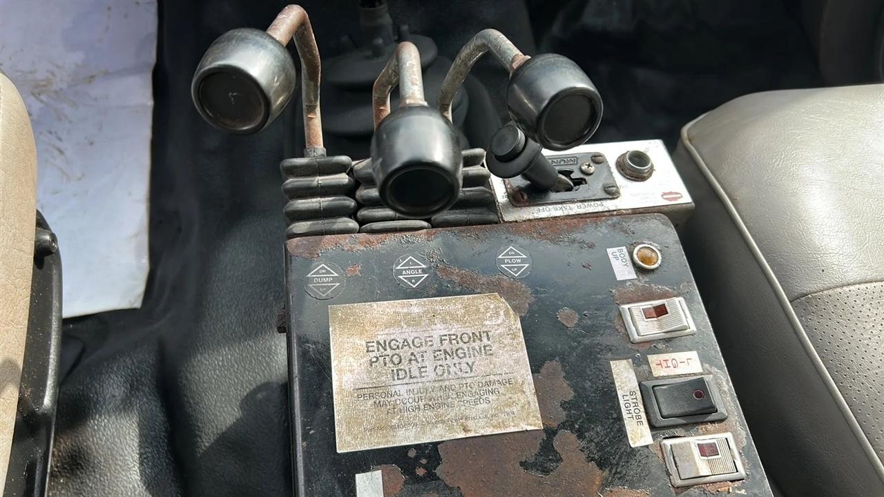 Ford F-750 Regular Cab 2WD DRW 2000