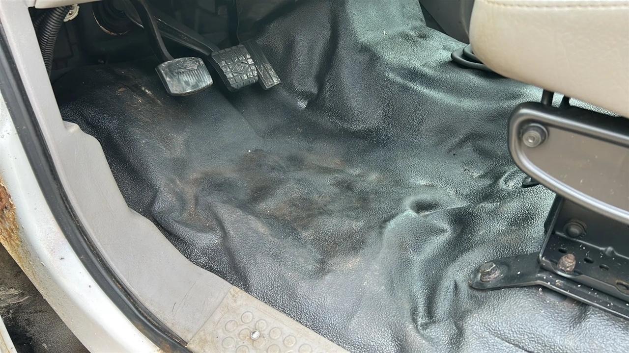 Ford F-750 Regular Cab 2WD DRW 2000